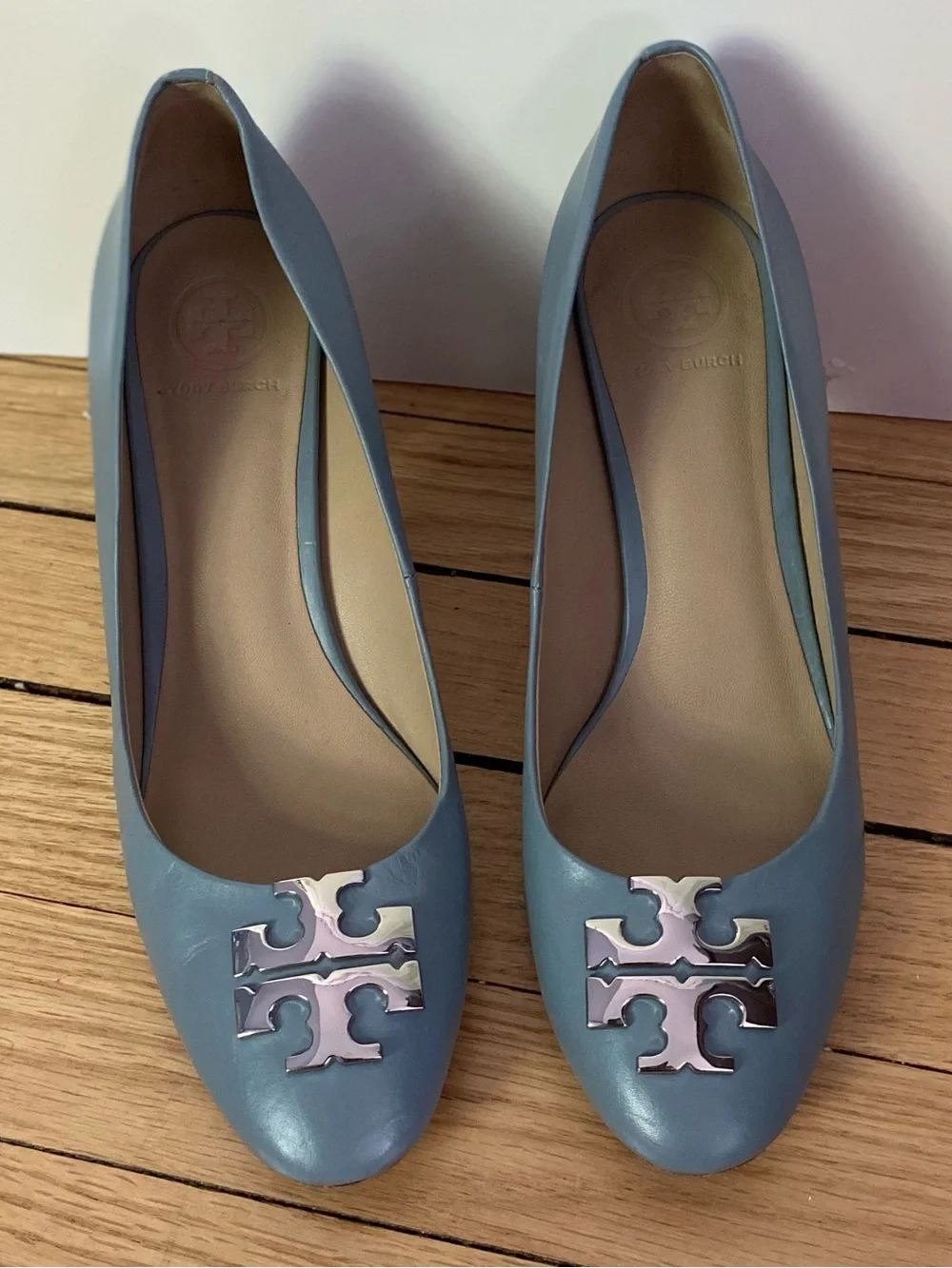 Tory Burch Pumps Womens 7.5 M Raleigh Leather Heels Logo Blue Designer Cinch Bag